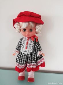 Muñecas españolas modernas: MUÑECA DE PLASTICO AÑOS 60 / 70, OJO DURMIENTE, CON BONITO VESTIDO, PARECE TRAJE REGIONAL HOLANDES,